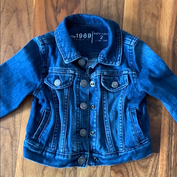 Gap toddler jean jacket. - Picture 1 of 3